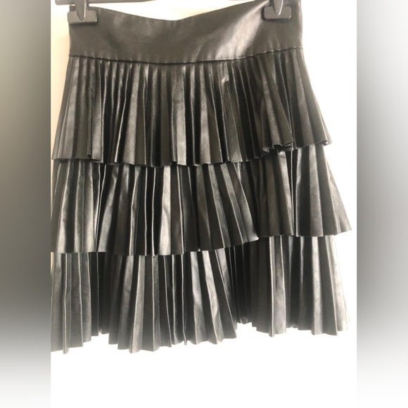 Marciano leather substitute skirt. - Picture 3 of 13